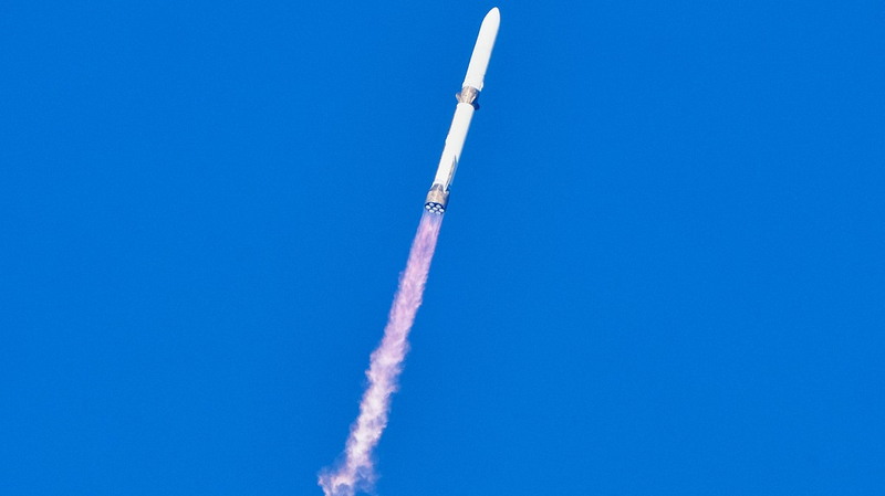 ブルーオリジンが新型「ニューグレン9x4」発表　SpaceXに挑む大型ロケット