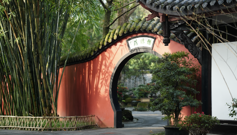 三国志の記憶が息づく武侯祠　中国・成都で歴史と庭園美を歩く