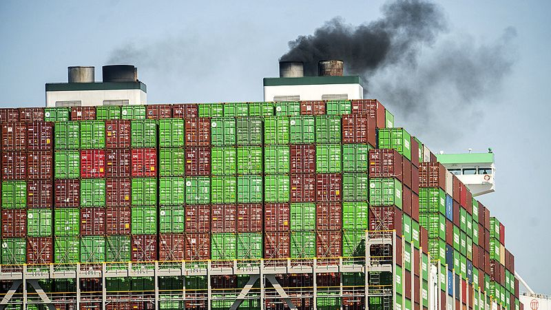 米中関税対立が世界貿易に波及　中国が米国製品に34％追加関税 video poster