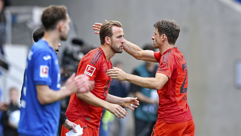 バイエルンが4発締め　ミュラーが503試合で別れ　ブンデスリーガ終幕