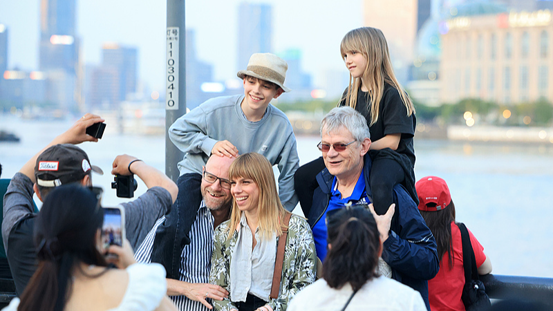 中国の出入国、2025年上半期にビザ免除で1364万人　往来も15.8％増