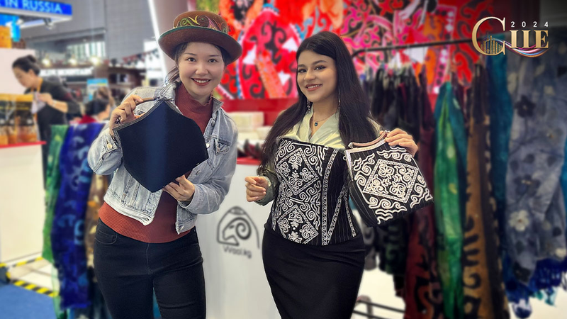 第7回中国国際輸入博覧会　ロシアのアイスやキルギス蜂蜜が示す開放 video poster