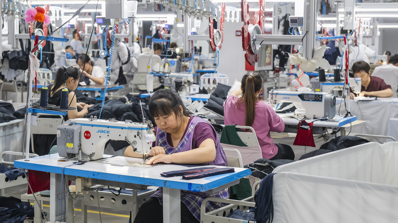 米国の関税が自国企業を直撃　GM・ステランティスに巨額損失