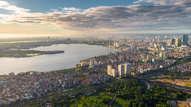 中国の習近平国家主席がベトナムに到着　国賓訪問がスタート video poster