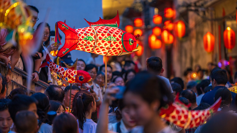 地政学リスクの時代に強さを見せる中国の内需　メーデー連休が示した消費力