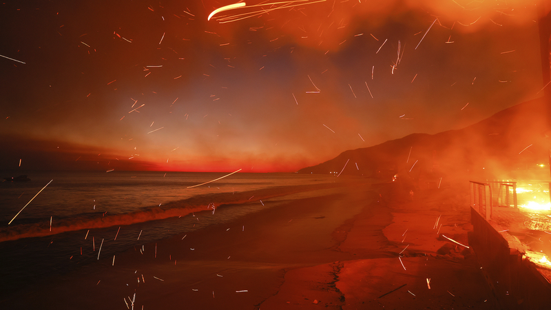 ロサンゼルスで山火事が同時多発 ハリウッドヒルズでも大規模火災