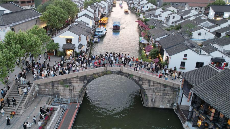 中国2025年経済の青写真　中央経済工作会議が示した3つの焦点