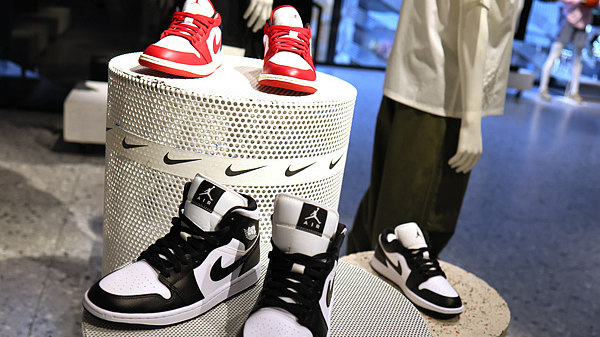 米国シューズ76社がトランプ氏に関税除外要請　ナイキなど参加