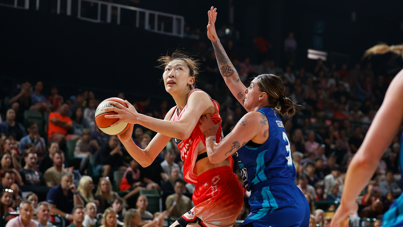 WNBL女子バスケ：ハン・シュウがホームデビュー戦で19得点、パース・リンクス快勝