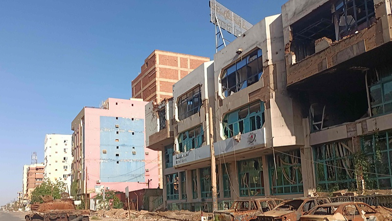 スーダン軍トップがRSFに「全面勝利」宣言　交渉拒否で深まる行き詰まり