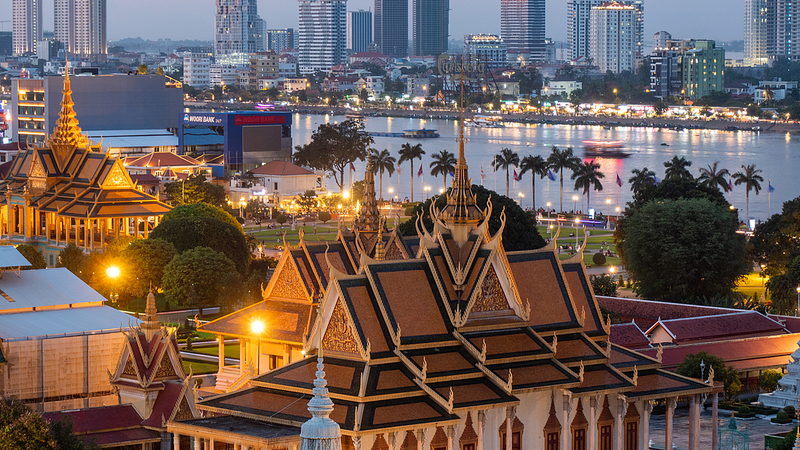 カンボジアが中国本土からの旅行者にビザ免除試験導入へ　2026年6〜10月