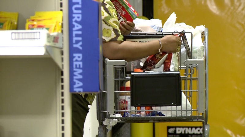 トランプ新関税で米国消費者が買いだめ加速　家具・家電・酒に駆け込み video poster