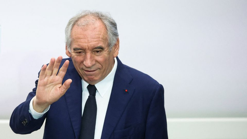 フランス首相ベイルー、トランプ関税を「世界貿易へのサイクロン」と警告