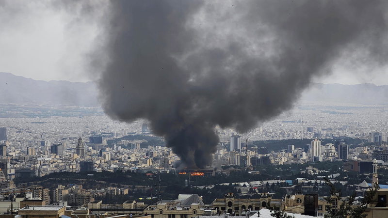 イスラエルとイラン緊迫　中東衝突の連鎖と世界へのリスクを読む