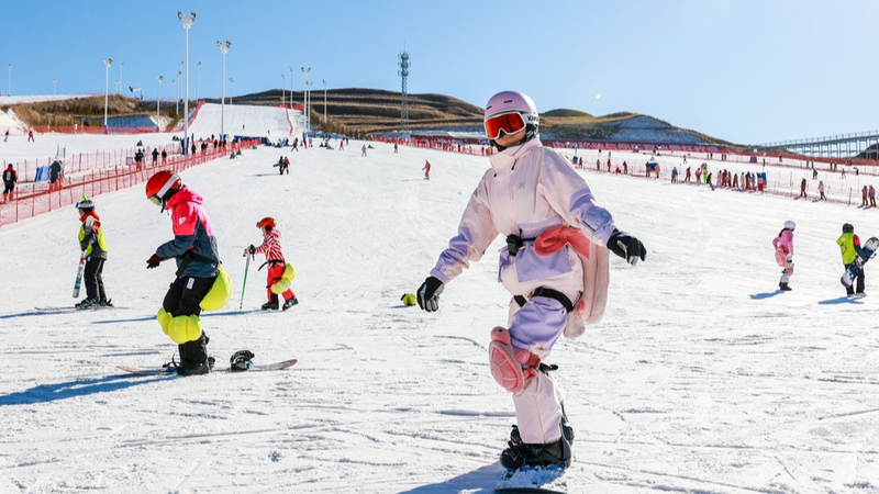 内モンゴル・フフホト、88日間の「氷雪観光シーズン」開幕（2025-2026）