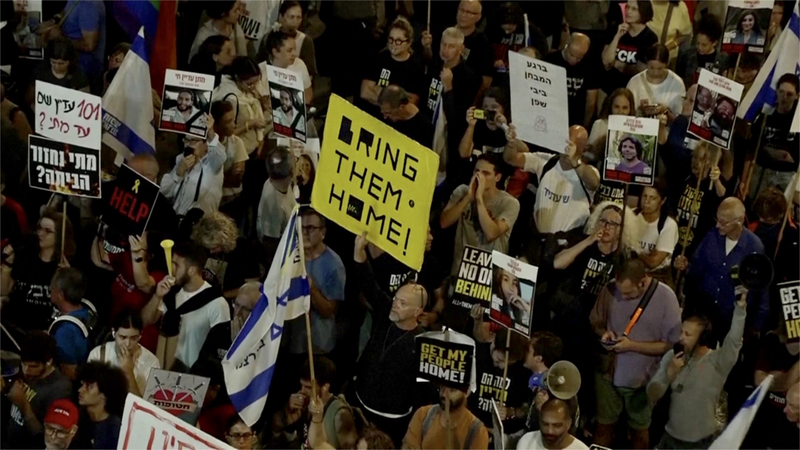 テルアビブで大規模デモ　ガザの人質解放求めイスラエル政府に合意促す video poster