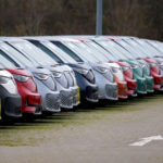 EU、2035年エンジン車「実質禁止」を転換　ハイブリッド継続へ