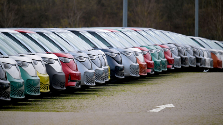 EU、2035年エンジン車「実質禁止」を転換　ハイブリッド継続へ