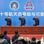 神舟20号の3飛行士、2025年11月帰還後初めて北京で記者会見