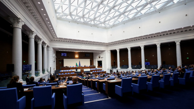 ブルガリアで解散総選挙の公算、PP-DBが組閣要請を拒否　ユーロ圏加盟直後に政治空白