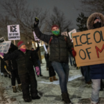 ミネソタで緊張高まる：シカゴ中国総領事館が在留者に安全注意喚起
