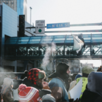 1NZ7413EFRJCKOCY30SM - NewsTomo – 日本語で読む、世界のニュースハブ 氷点下24℃のミネアポリスで大規模デモ、"ICE撤退"求め1.5万人が街へ