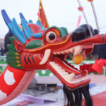 氷点下20度の川で「氷上ドラゴンボート」 新疆ベイトゥン冬の熱狂 video poster