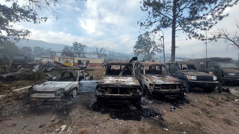 米軍のベネズエラ攻撃に波紋、北京のメキシコ人学生「資源狙い」 video poster