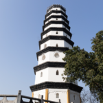 四川・宜賓の白塔山、2026春節ガラ分会場に　明代の白塔と自然景観 video poster