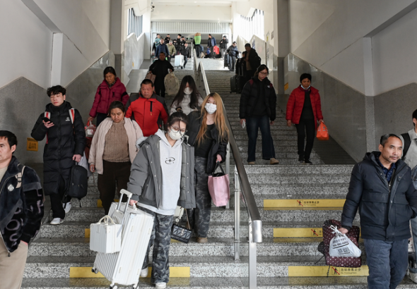 中国本土の春運、2026年は過去最多見通し　鉄道5.39億人・航空9500万人へ