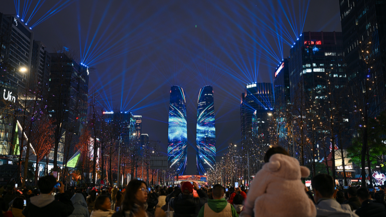 中国本土の「投資の軸」は人へ――2025年の政策転換が示す近代化の新指標