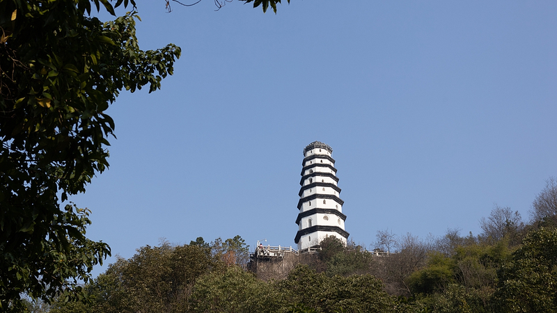 四川・白塔山が2026年春節聯歓会の分会場に——明代の白塔と「山・水・城・塔」 video poster