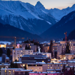 ダボス会議2026、分断の時代に「水のような協力」を探る