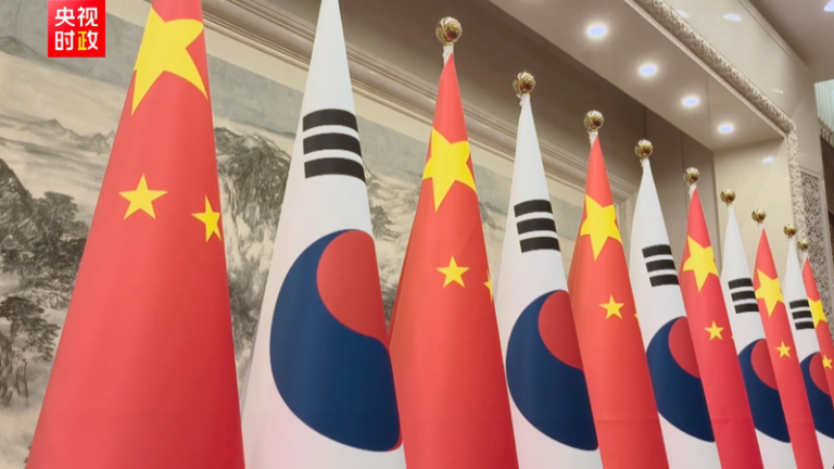 習近平氏と李在明大統領、北京で協力文書の署名式に同席