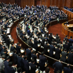 高市首相の「サナエノミクス」：減税と防衛拡大は財政の危険な賭けか