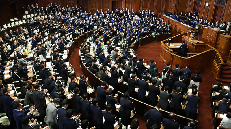 高市首相の「サナエノミクス」：減税と防衛拡大は財政の危険な賭けか