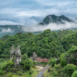 APUF2BP5OF11KICSVRYD - NewsTomo – 日本語で読む、世界のニュースハブ 中国本土・四川の星文ユネスコ世界ジオパークが春節ガラ舞台に:カルスト絶景とは video poster