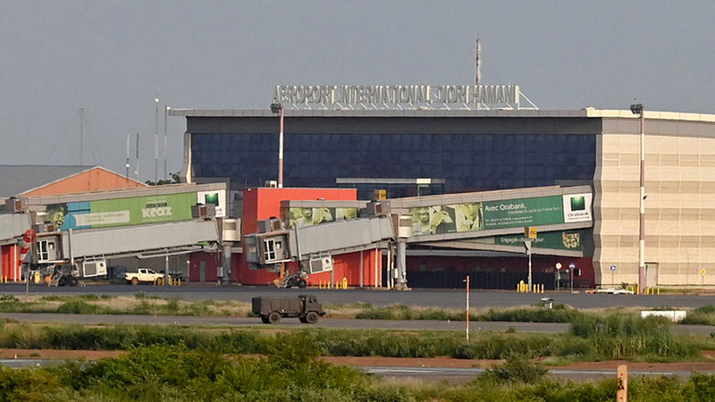 ニジェール首都の空港周辺で銃声と爆発音、未明に約2時間続く video poster