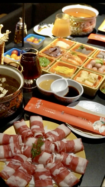 中国本土の映画館が進化：ホットポット×上映とアニメ特化シアター video poster