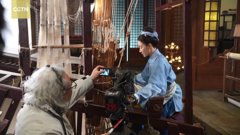 宋錦を短編ドラマで再発見『錦の歳月』、撮影終了し春節期に公開へ video poster