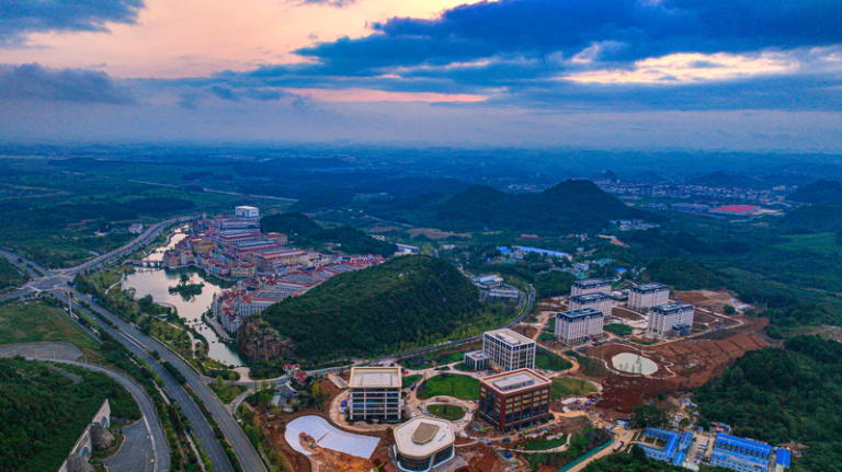 中国本土「デジタルバレー」貴州の計算力が2025年に150EFLOPS超、26年は190へ