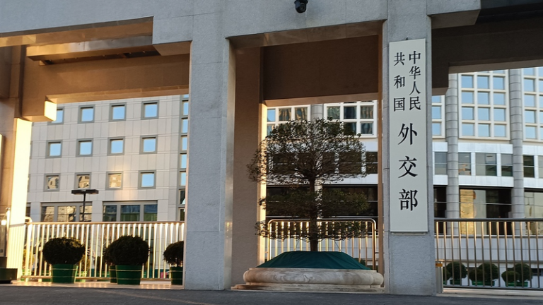 中国外務省、米国にマドゥロ大統領夫妻の「即時解放」求める