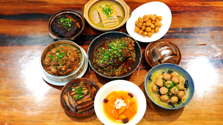 F9ZI9UE6B5XWECFJ9FMU - NewsTomo – 日本語で読む、世界のニュースハブ 春節を前に成都で「九大碗」注文が増加、厨房は仕込みで大忙し