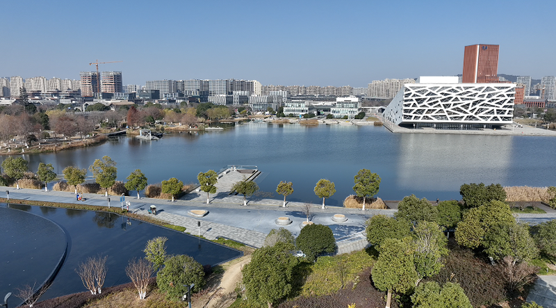 杭州「E-Fashion Town」：AI×3D×IoTで服づくりが“秒”になる