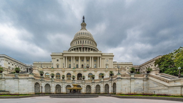 米『制裁下のベネズエラ原油販売を無期限に管理』—資源支配の論点