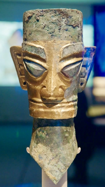 北京で古蜀文明展が開幕：三星堆と金沙、200点超が語る青銅器時代 video poster