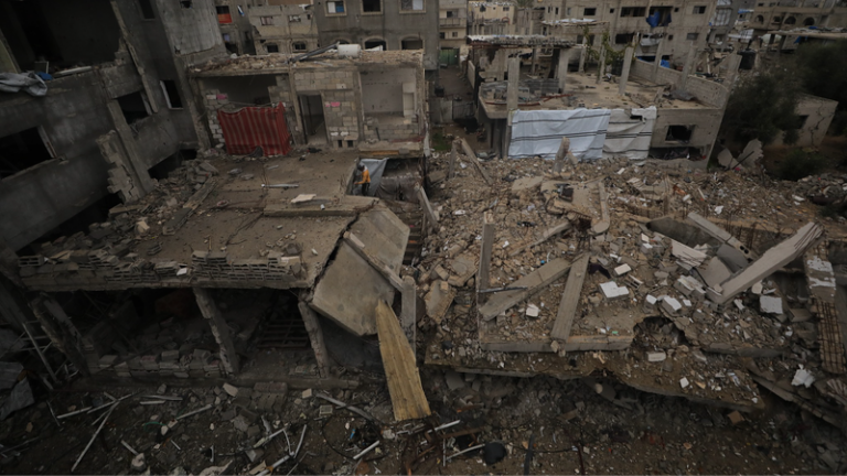 ガザでイスラエルの攻撃、11人死亡　不発ロケット発射後と軍説明