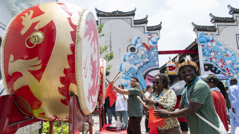 王毅外相がアフリカ4カ国へ、2026年「中アフリカ人的交流年」始動