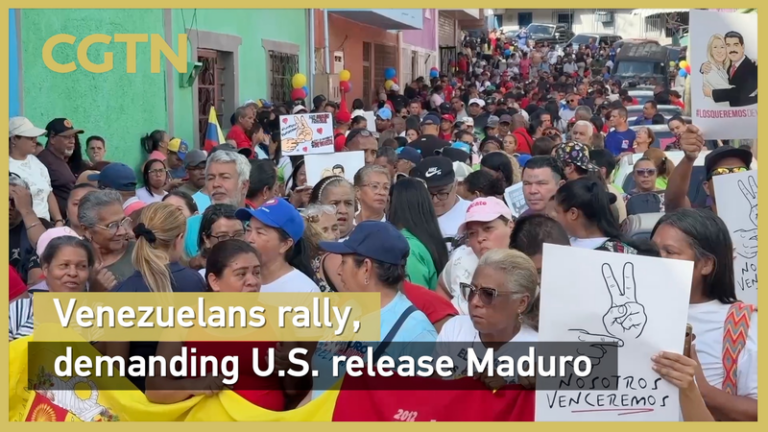 ベネズエラ・カラカスで抗議続く　米国にマドゥロ大統領の解放求める声 video poster