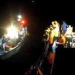 フィリピン南部で乗客300人超のフェリー沈没、13人死亡確認